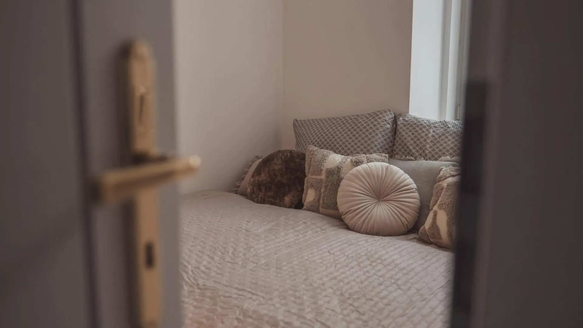 Apartment Apartman Ollies A Saunia S Voucherem Na Snidani Az Pro 6 Osob Ostrava