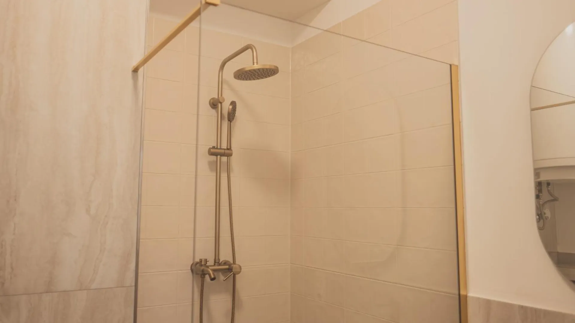 Apartman Ollies A Saunia S Voucherem Na Snidani Az Pro 6 Osob Ostrava